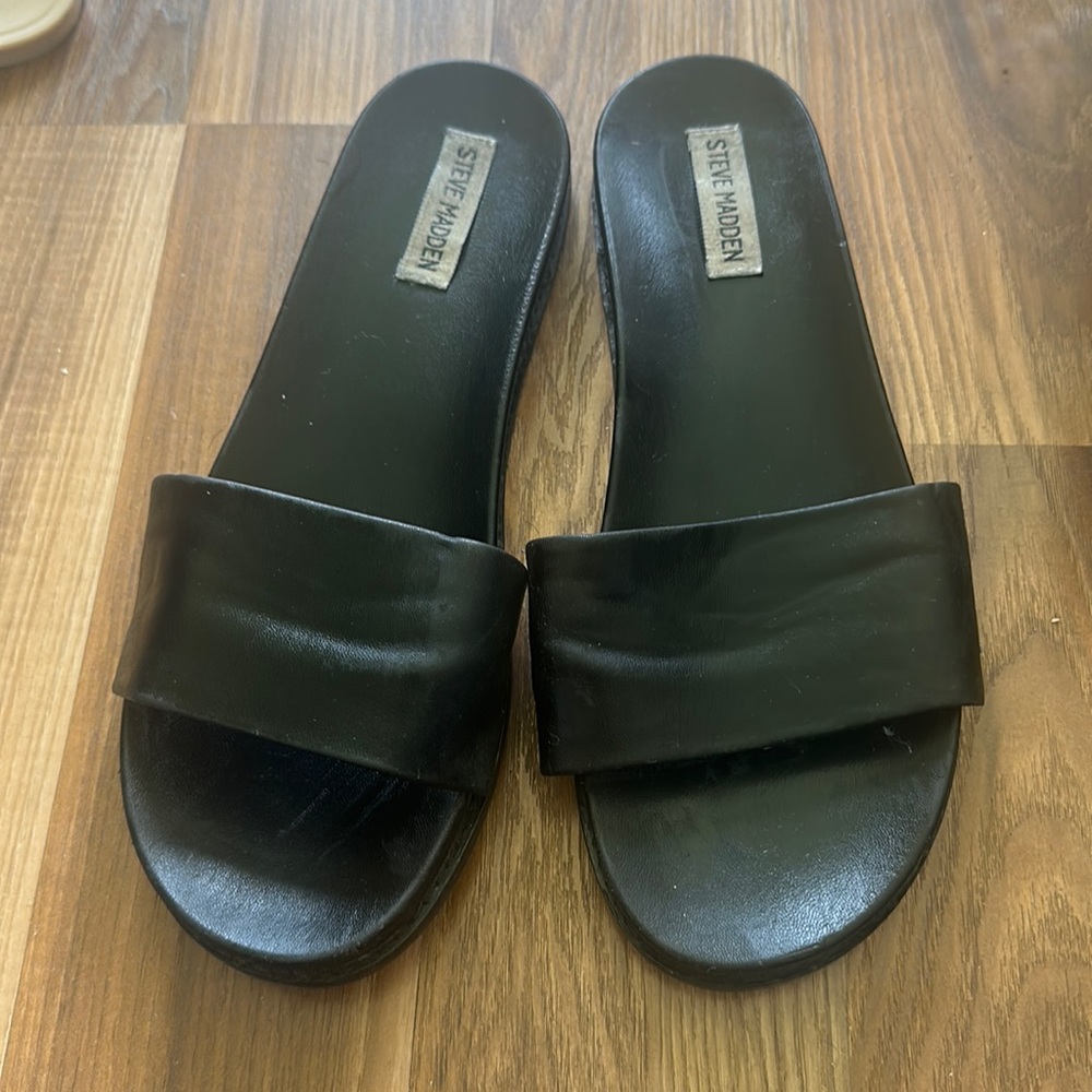 Steve Madden slip ons